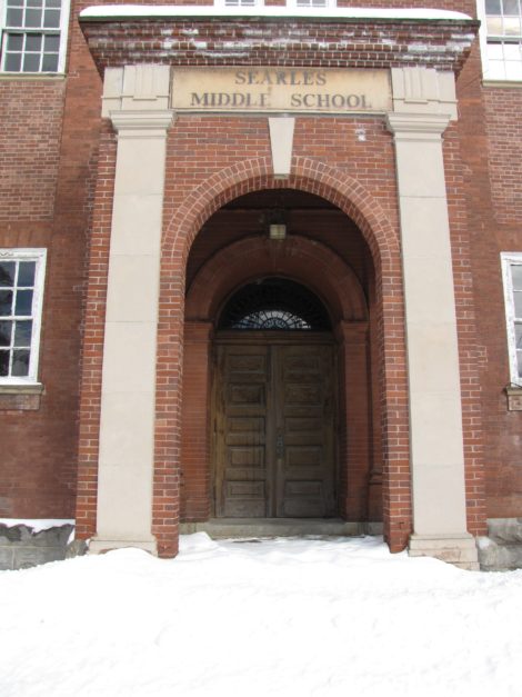 The front entrance of Searles High School.