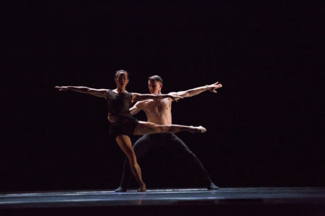 Jessica Tong and Jason Hortin of Hubbard Street Dance Chicago in excerpt from "Second to Last" by Alejandro Cerrudo. Photo by Hayim Heron