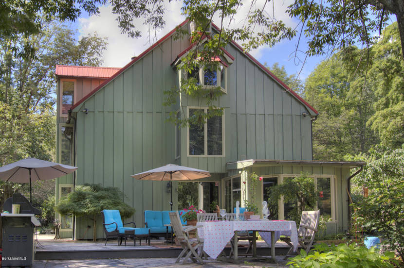 Over the Border: N.Y. State Properties