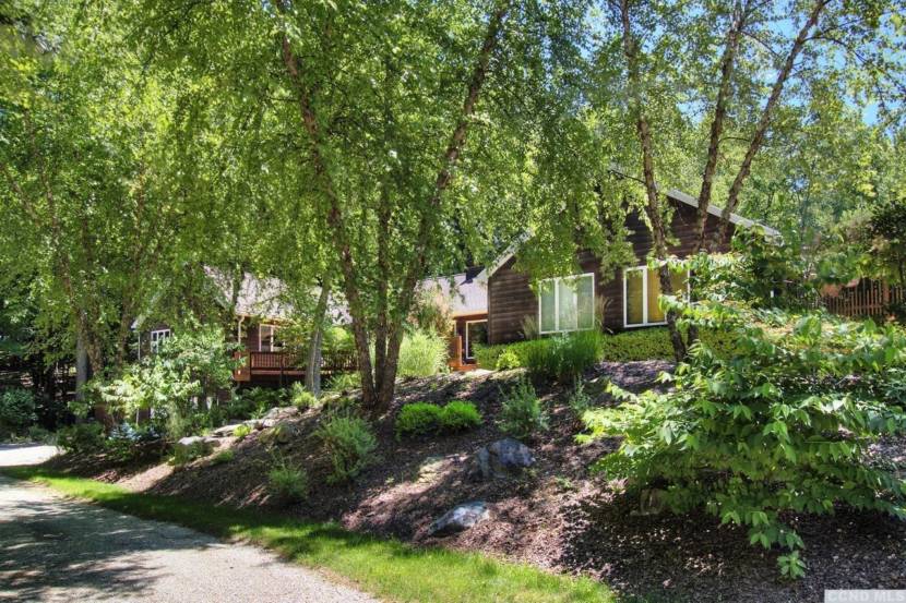 Over the Border: N.Y. State Properties