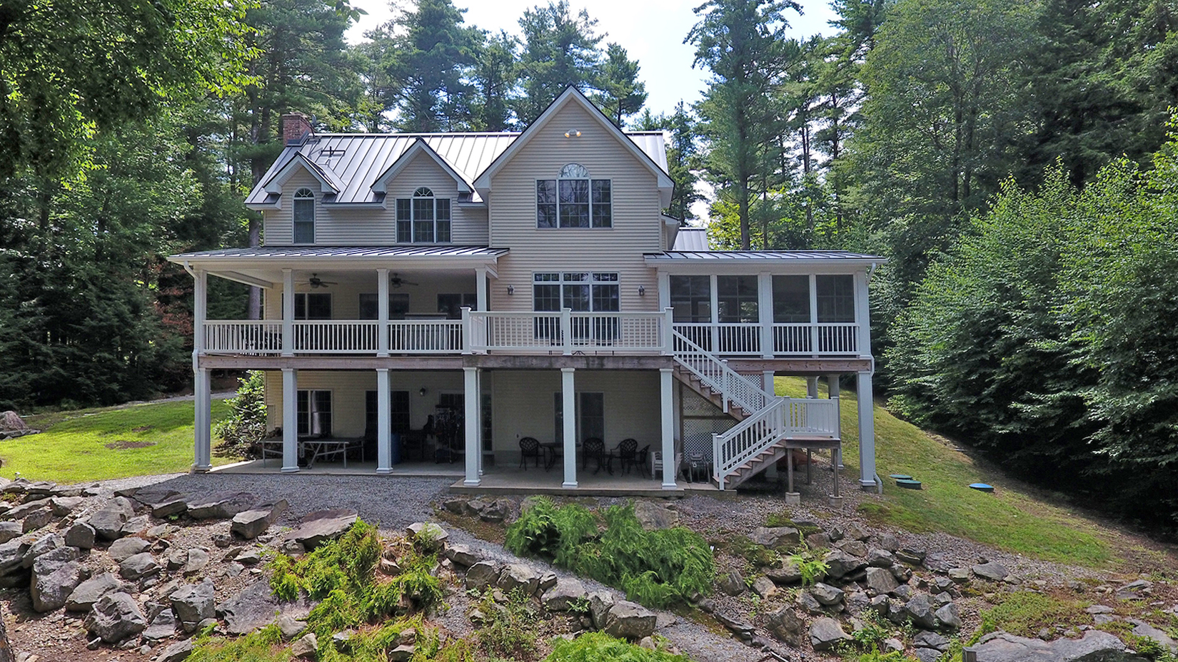 LUXURY LAKE LIVING on the soughtafter Otis Reservoir...a most special